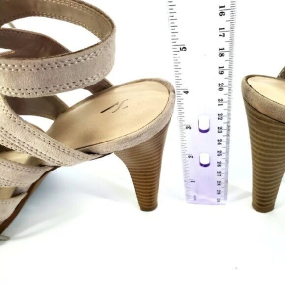 Simply Vera Vera  Wang Women's 9M Tan Open Toe & Back Lace up 3.5" Heel Sandals - Picture 8 of 12